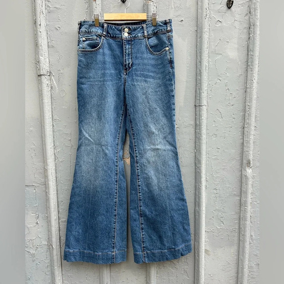 Pilcro Retro High-Rise Flare Jeans, size 30T - Picture 5 of 14